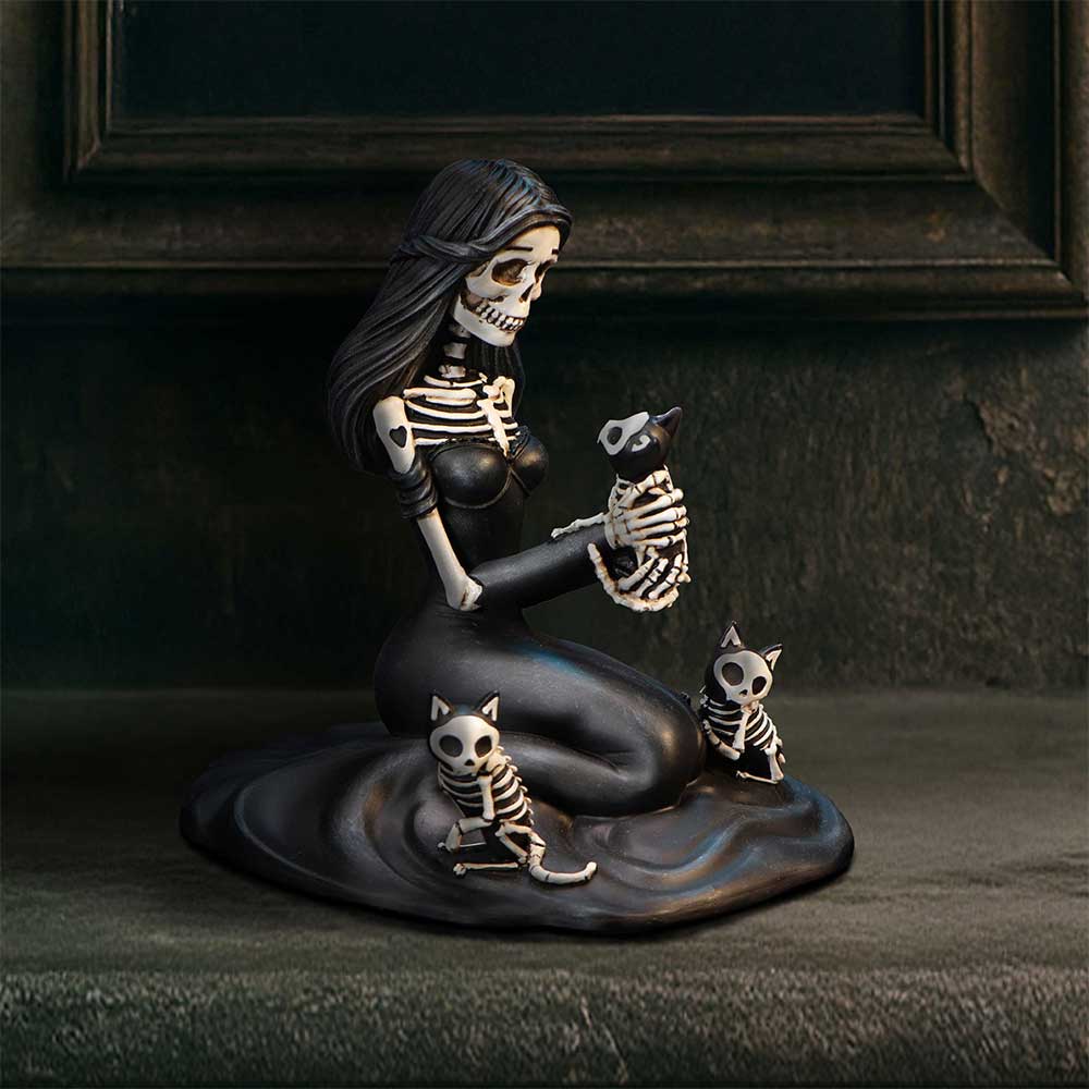 Eternal Affection Skeletal Figurine