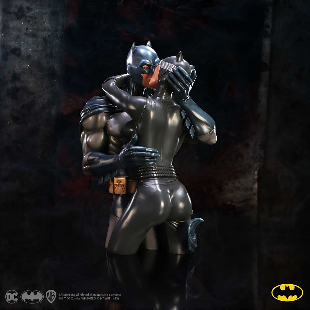 Batman & Catwoman DC Collectible Bust - Shop Figures & Collectables At Gift Moments - 1