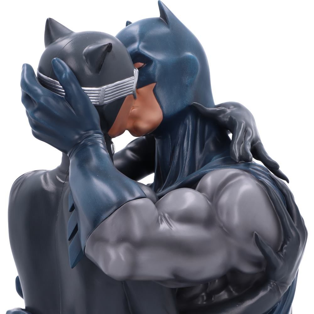 Batman & Catwoman DC Collectible Bust - Shop Figures & Collectables At Gift Moments - 7