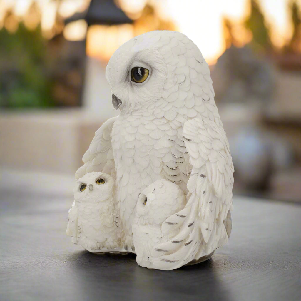 Feathered Family Beautiful Snowy Owl Trio 21.5cm: 1 - Figures & Collectables By Gift Moments