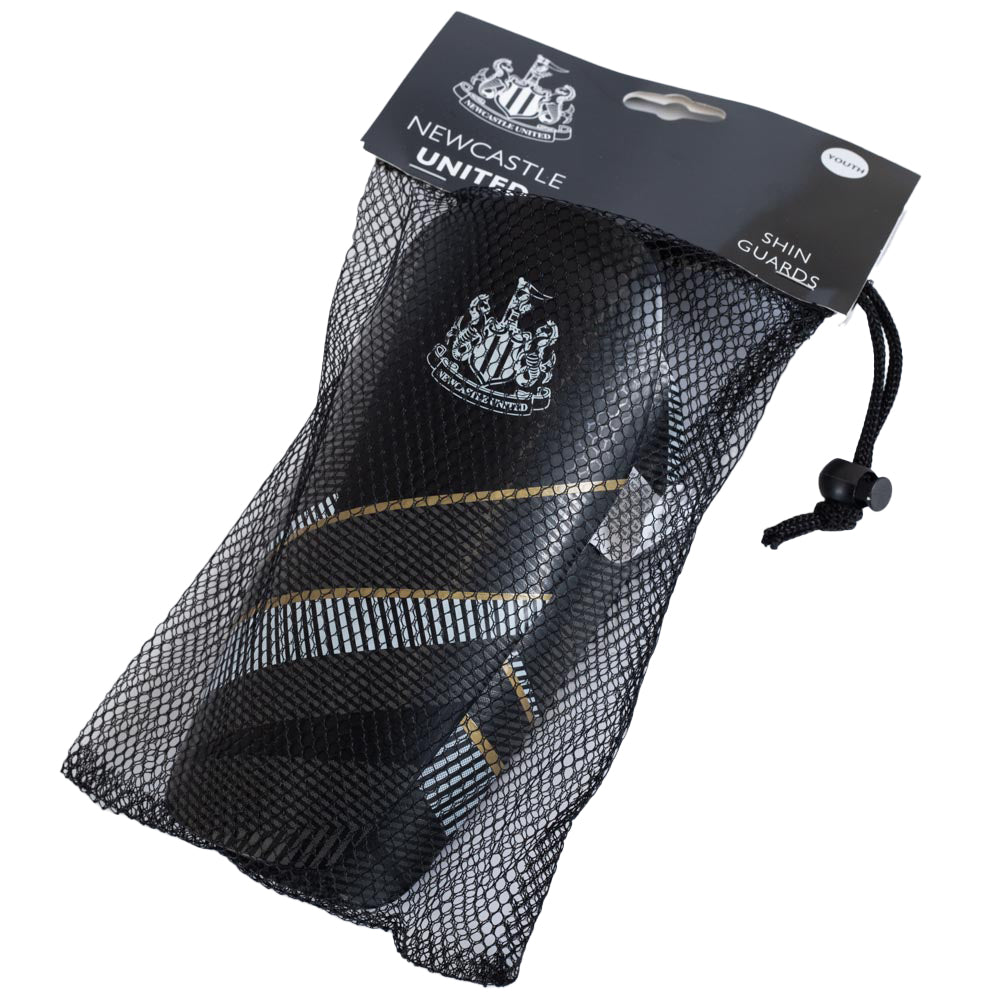 Newcastle United FC Fuse Shin Pads Youths - Shop Shin Pads At Gift Moments - 1