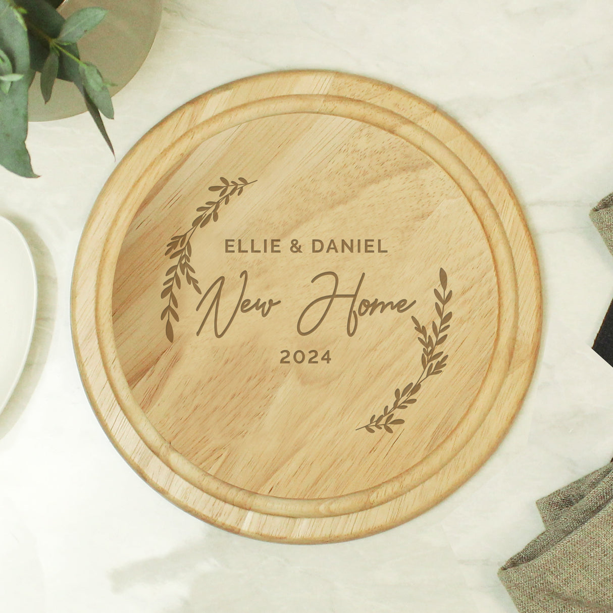 Personalised Laurel Round Wooden Chopping Board: 6 - Chopping Boards By Gift Moments