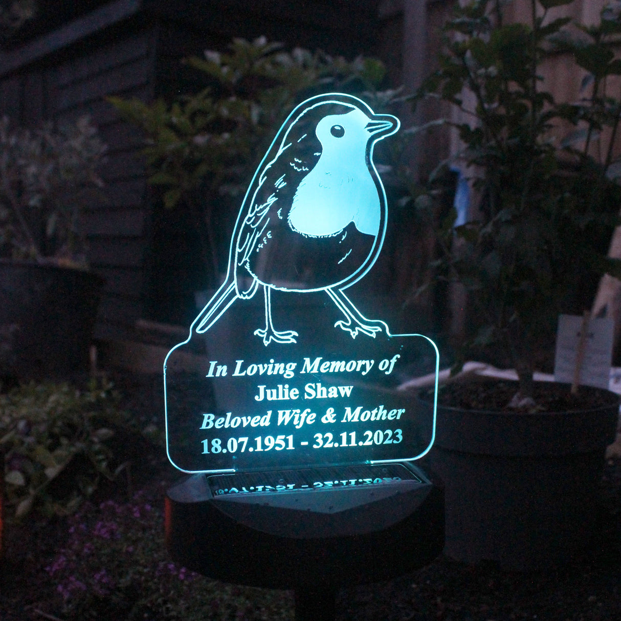 Personalised Robin Memorial Outdoor Solar Light: 6 - Solar Lights By Gift Moments