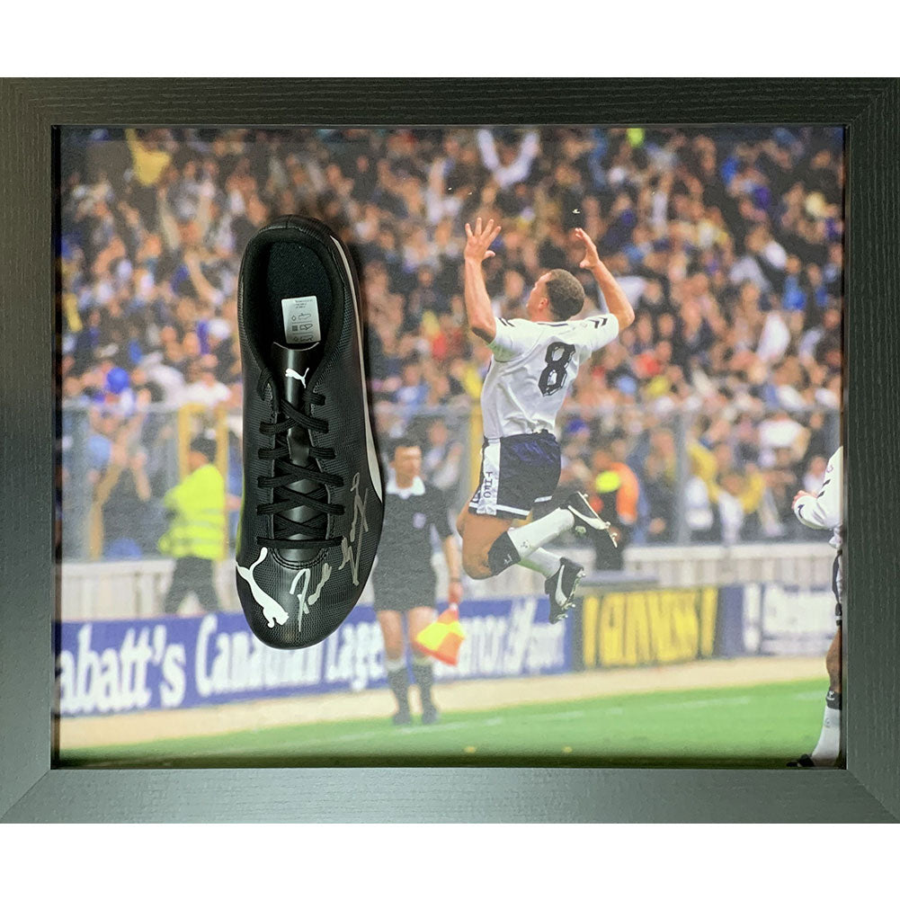 Tottenham Hotspur FC Gascoigne Signed Boot (Framed): 1 - Signed Memorabilia By Tottenham Hotspur