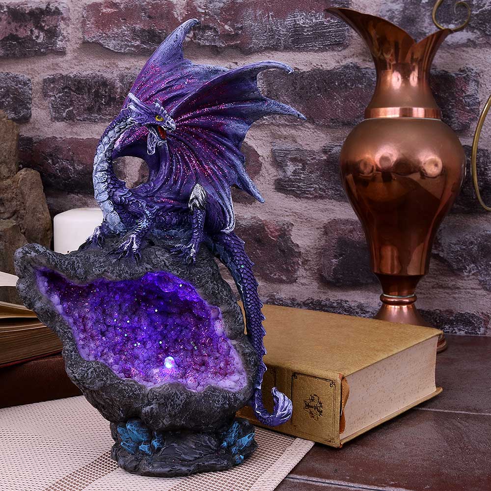 Amethyst Custodian Fantasy Purple Dragon Sitting On A Geode 22cm: 1 - Figures & Collectables By Gift Moments