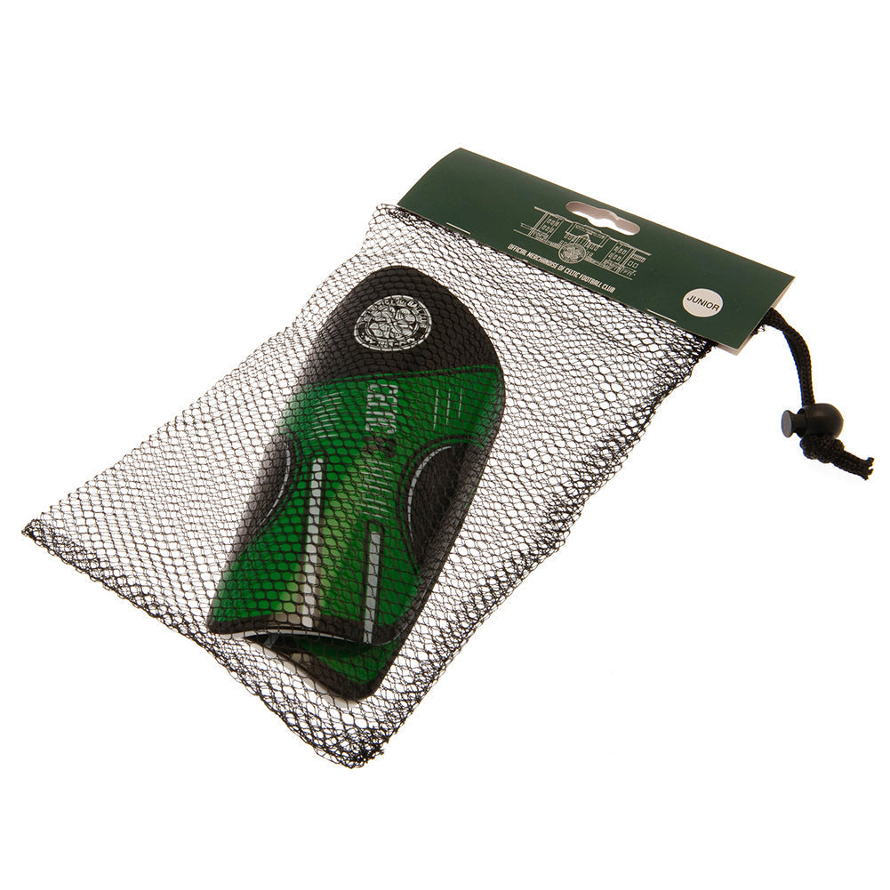 Celtic FC Delta Shin Pads Kids: 3 - Shin Pads By Celtic