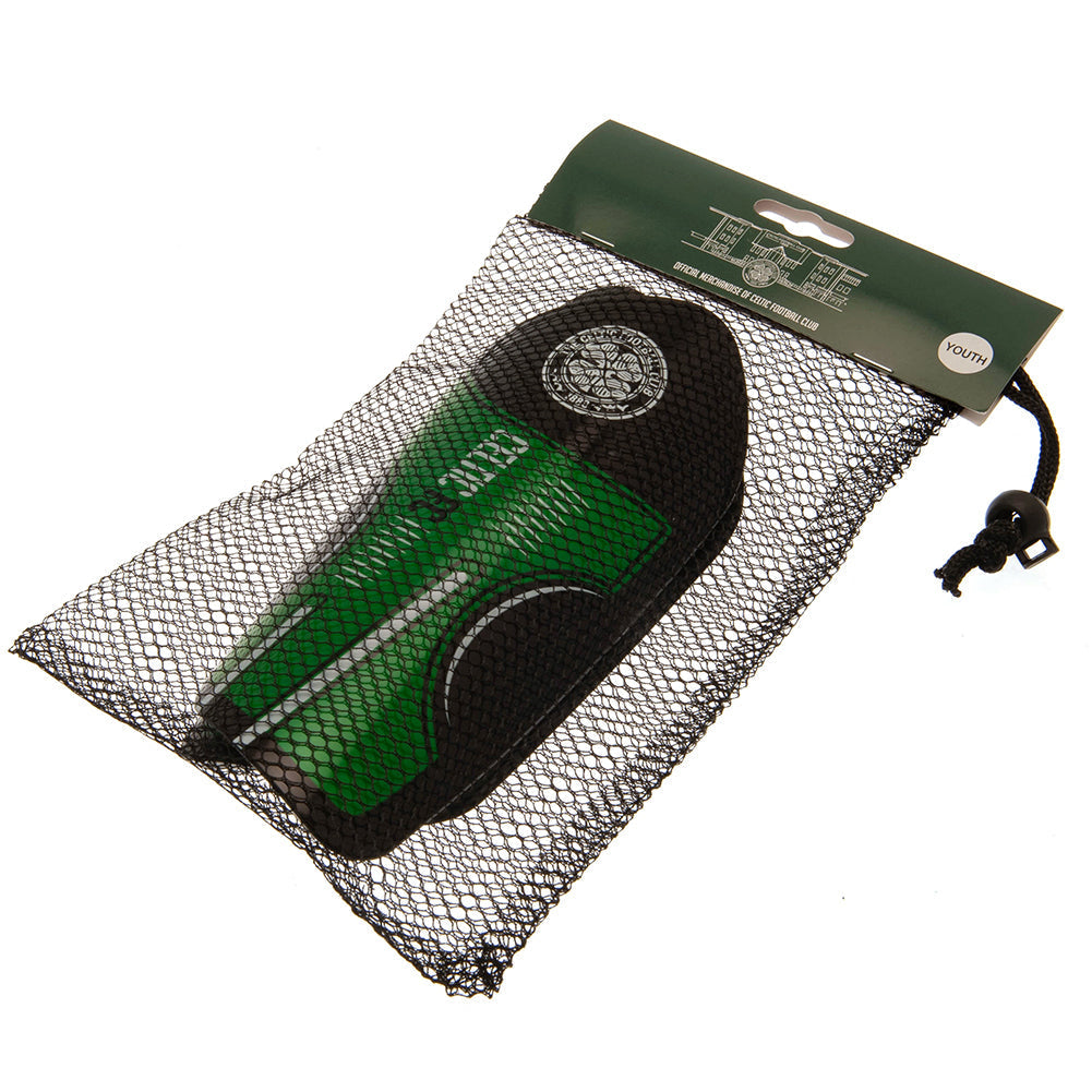 Celtic FC Delta Shin Pads Youths: 3 - Shin Pads By Celtic