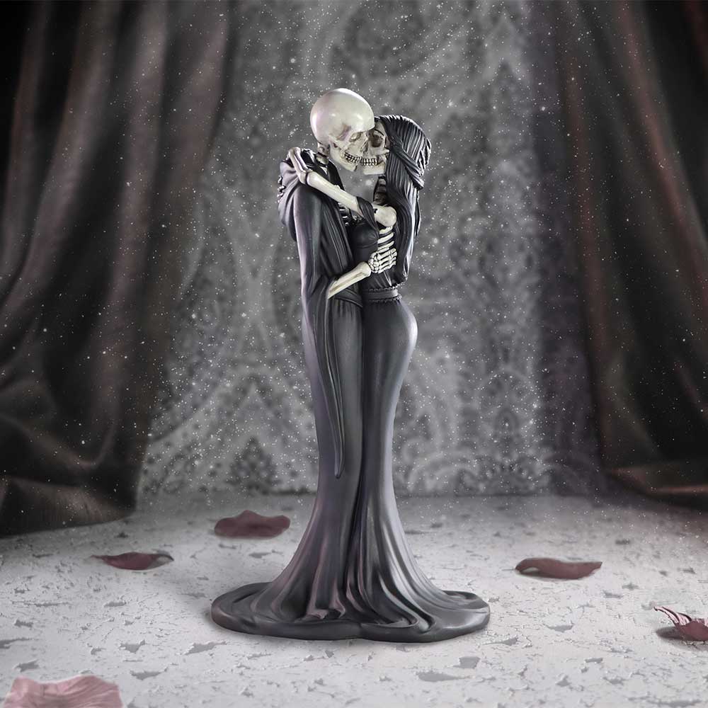 Eternal Kiss Gothic Skeletons Figurine 24cm - Shop Figures & Collectables At Gift Moments - 1