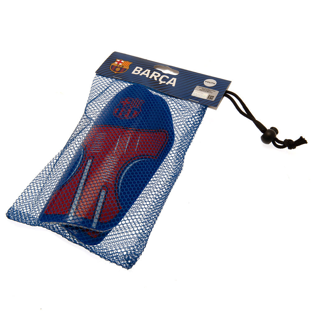 FC Barcelona Delta Shin Pads Youths: 3 - Shin Pads By Barcelona