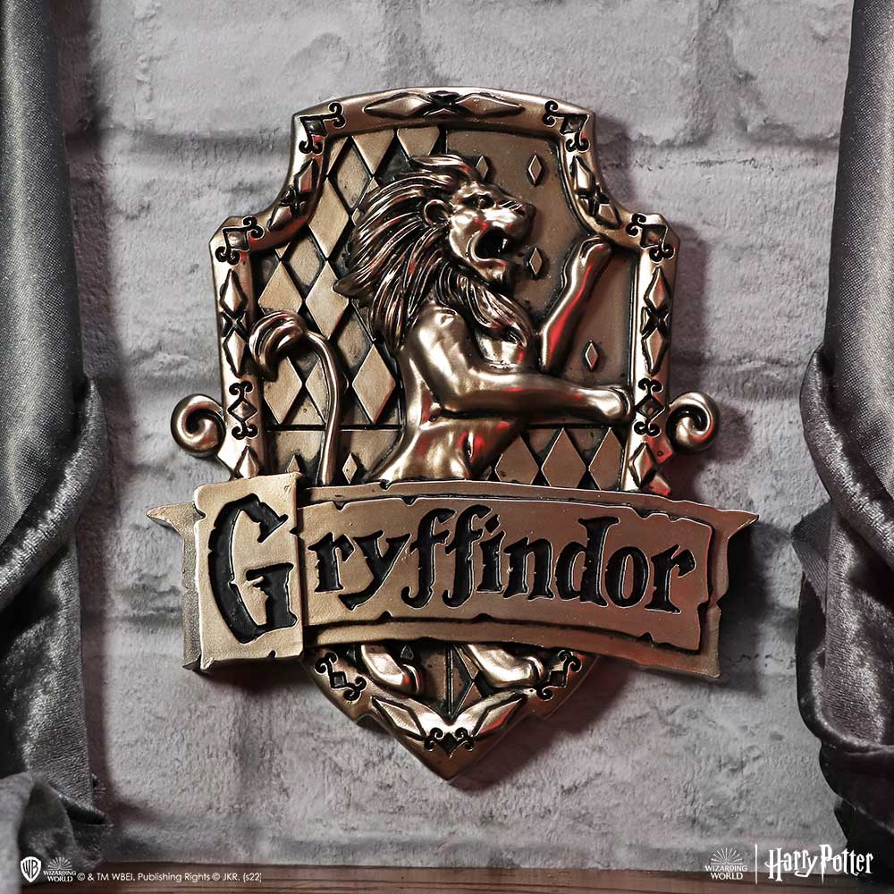 Harry Potter Gryffindor Crest Wall Plaque: 1 - Signs & Plaques By Harry Potter