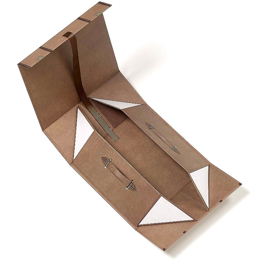 Harry Potter Medium Trunk Gift Box: 5 Gift Wrap & Bags By Harry Potter