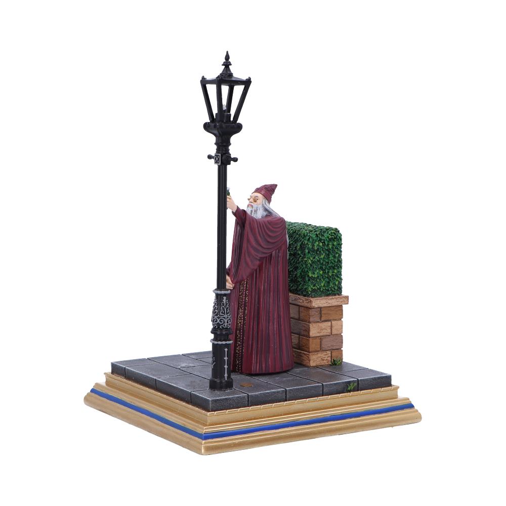 Harry Potter Privet Drive Light Up Figurine: 4 - Figures & Collectables By Harry Potter