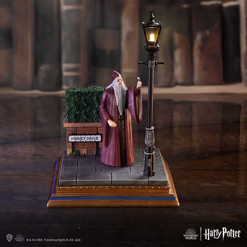 Harry Potter Privet Drive Light Up Figurine: 1 - Figures & Collectables By Harry Potter