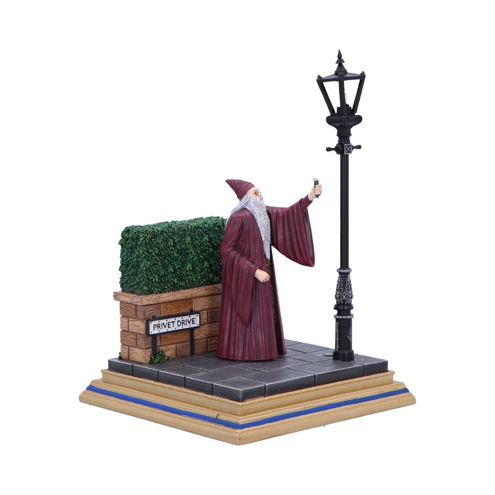 Harry Potter Privet Drive Light Up Figurine: 6 - Figures & Collectables By Harry Potter
