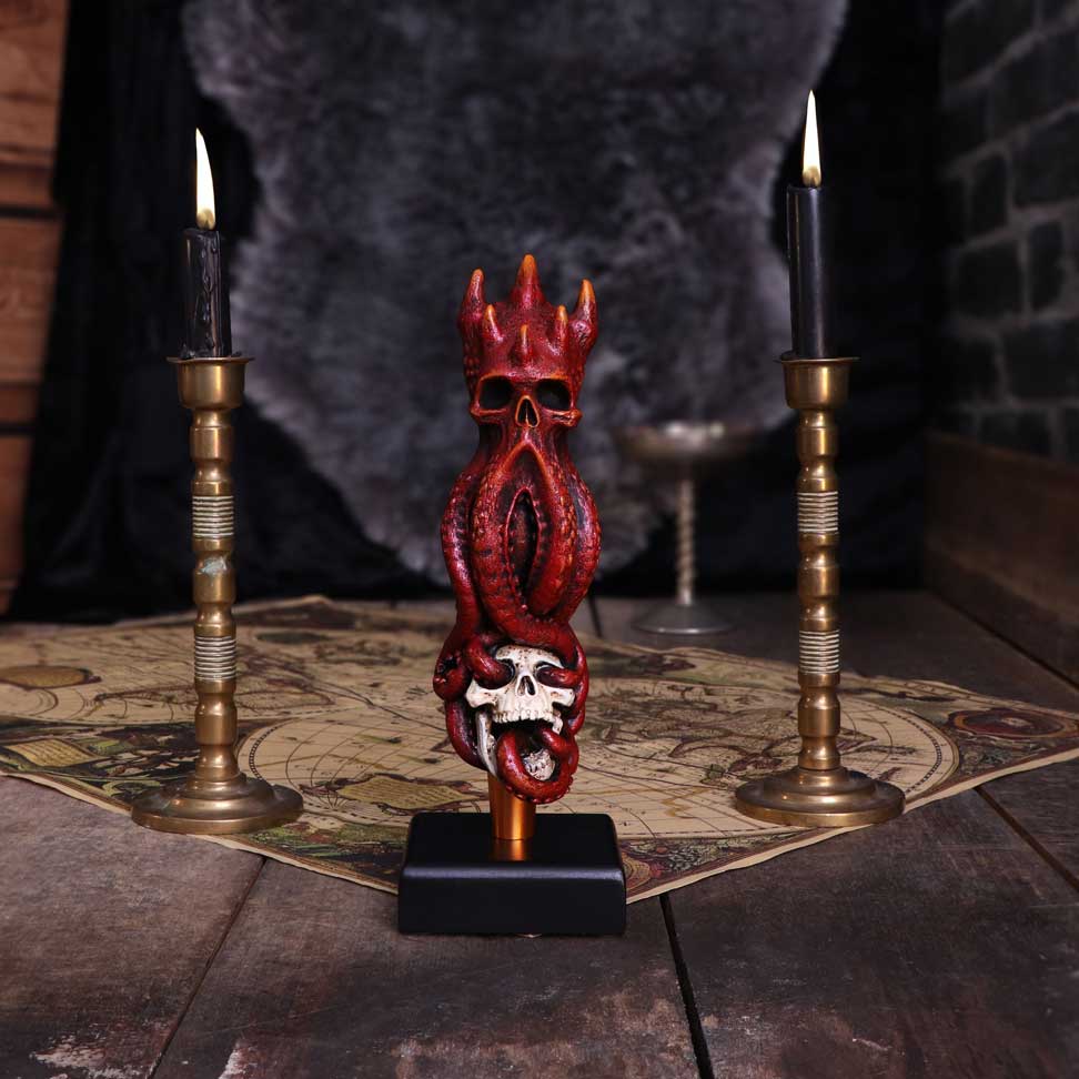 Krakens Hold Figurine 24cm: 1 Figures & Collectables By Gift Moments