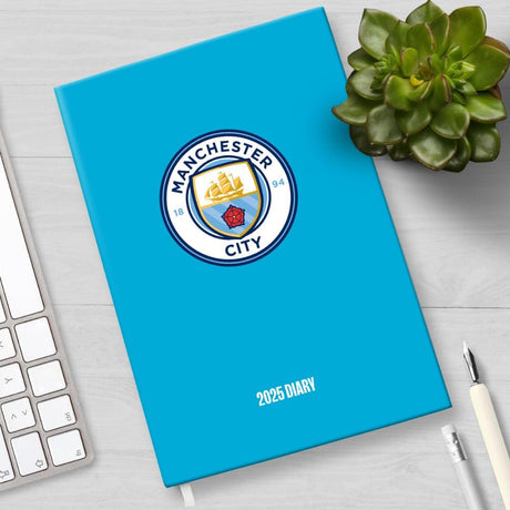 Manchester City FC A5 Diary 2025: 5 - Diaries By Manchester City