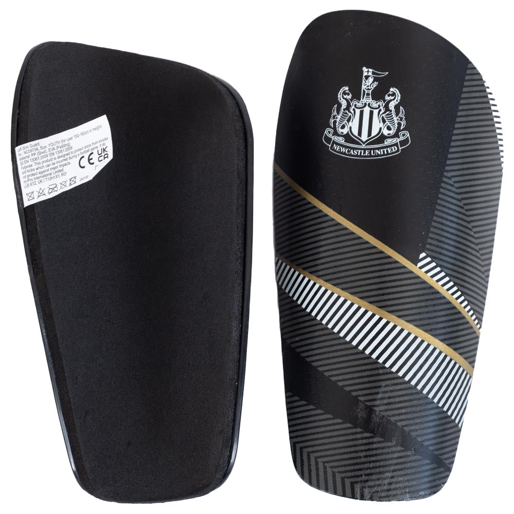 Newcastle United FC Fuse Shin Pads Kids: 3 - Shin Pads By Newcastle United