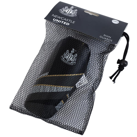Newcastle United FC Fuse Shin Pads Kids: 1 - Shin Pads By Newcastle United
