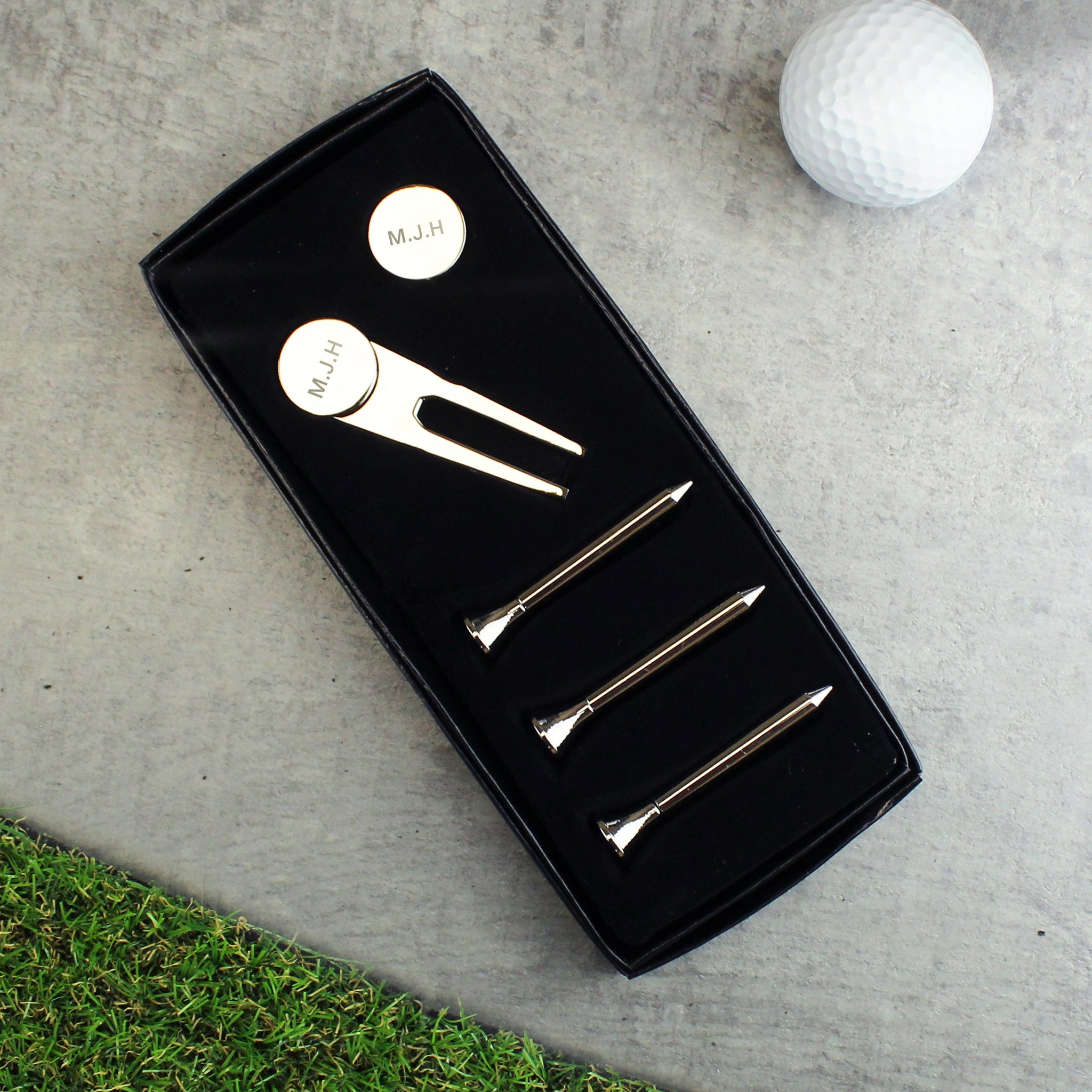 Personalised Golf Set: 1 - Golf Tees & Markers By Gift Moments