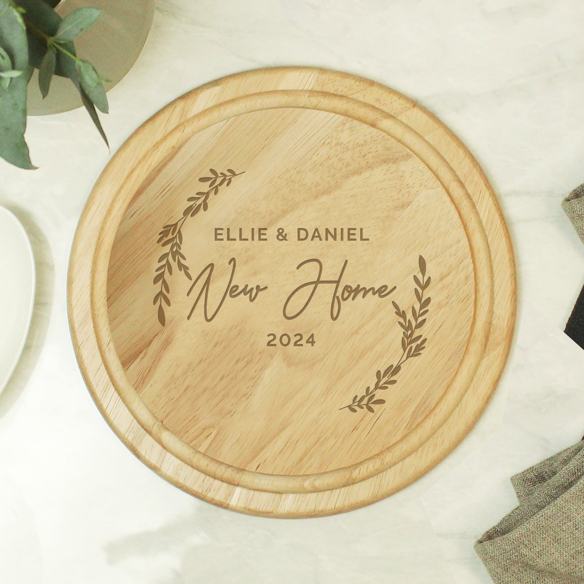 Personalised Laurel Round Wooden Chopping Board: 6 - Chopping Boards By Gift Moments
