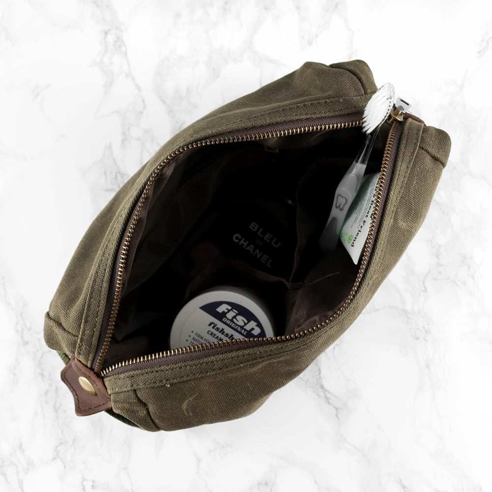 Personalised Men’s Waxed Wash Bags: 5 Toiletry & Makeup Bags By Gift Moments
