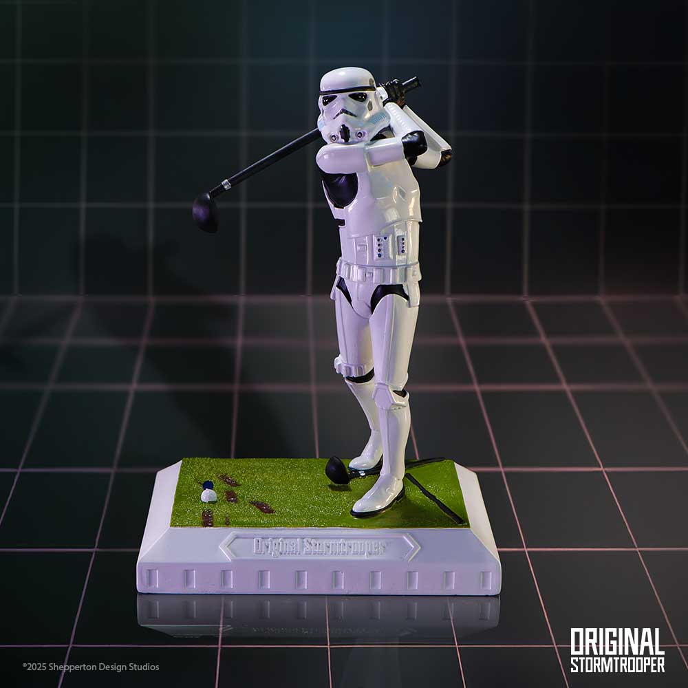 Stormtrooper Hole in None 16.5cm: 1 - Figurines Medium (15-29cm) By Original Stormtrooper