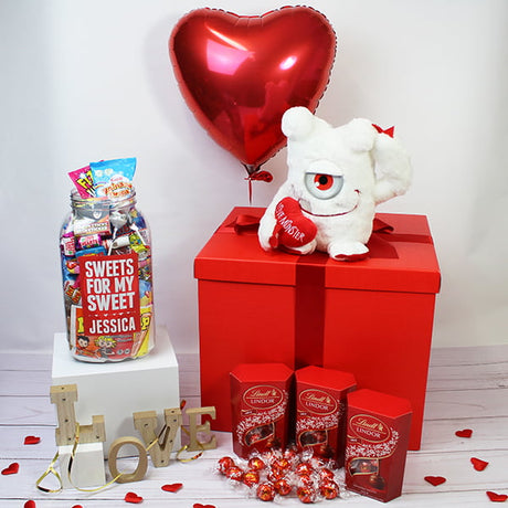 Deluxe Valentine Gift Box - Gift Moments