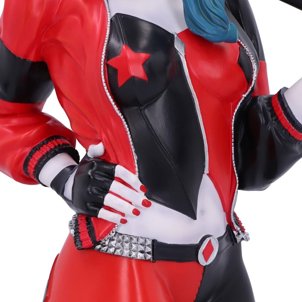 DC Harley Quinn Bust 30cm: 8 - Figures & Collectables By Batman