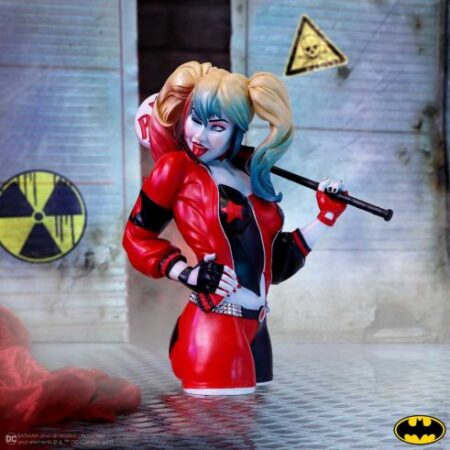 DC Harley Quinn Bust 30cm: 2 - Figures & Collectables By Batman
