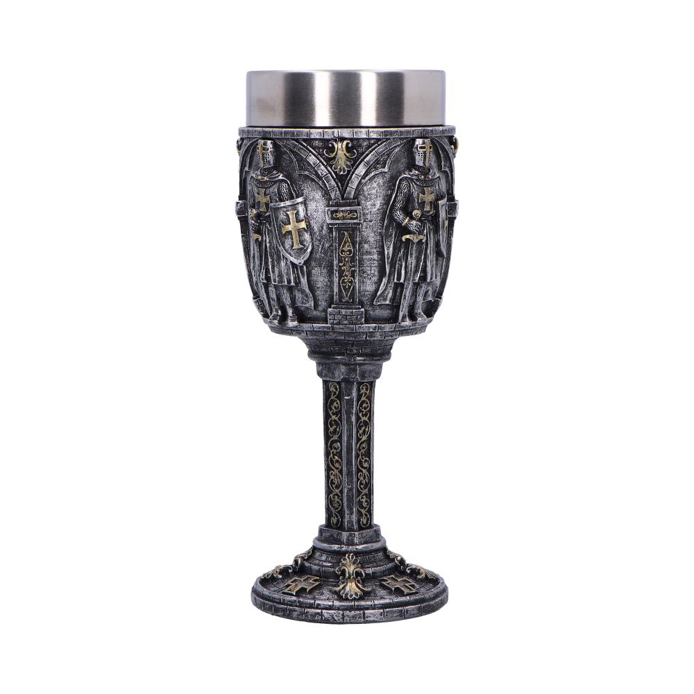 Galant medieval knight metallic goblet