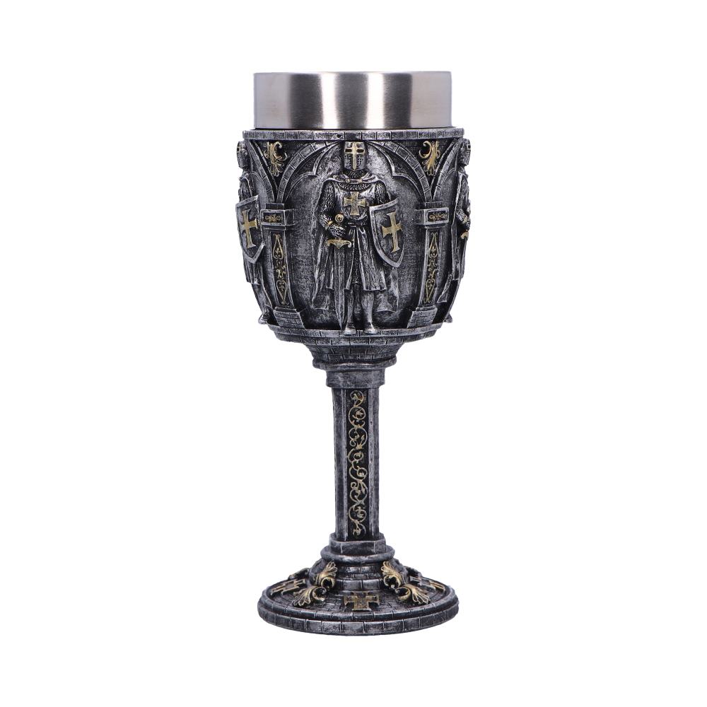 Galant medieval knight metallic goblet