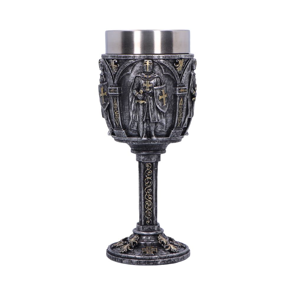 Galant medieval knight metallic goblet
