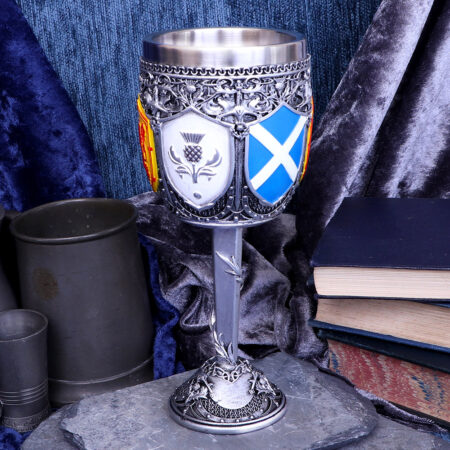 Goblet brave scottish shield glass