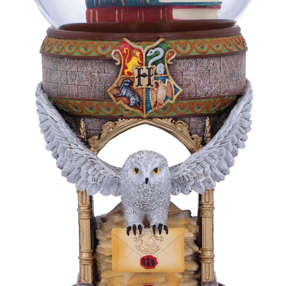 Harry potter first day hogwarts snow globe