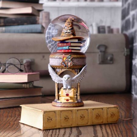 Harry potter first day hogwarts snow globe