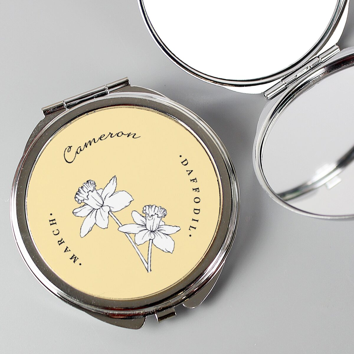 Personalised Birth Flower Round Compact Mirror: 4 - Compact Mirrors By Gift Moments