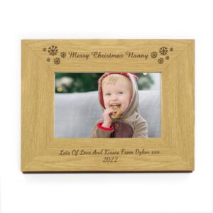 Personalised Oak Finish 6x4 Snowflake Photo Frame: 2 - Photo Frames By Gift Moments