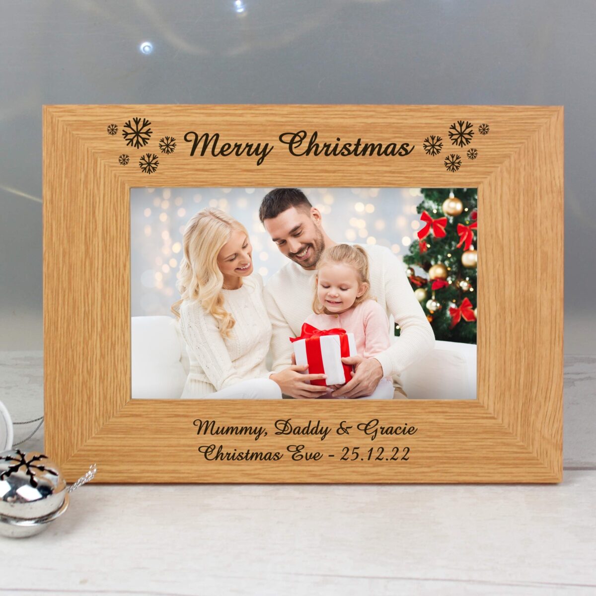 Personalised Oak Finish 6x4 Snowflake Photo Frame: 1 - Photo Frames By Gift Moments