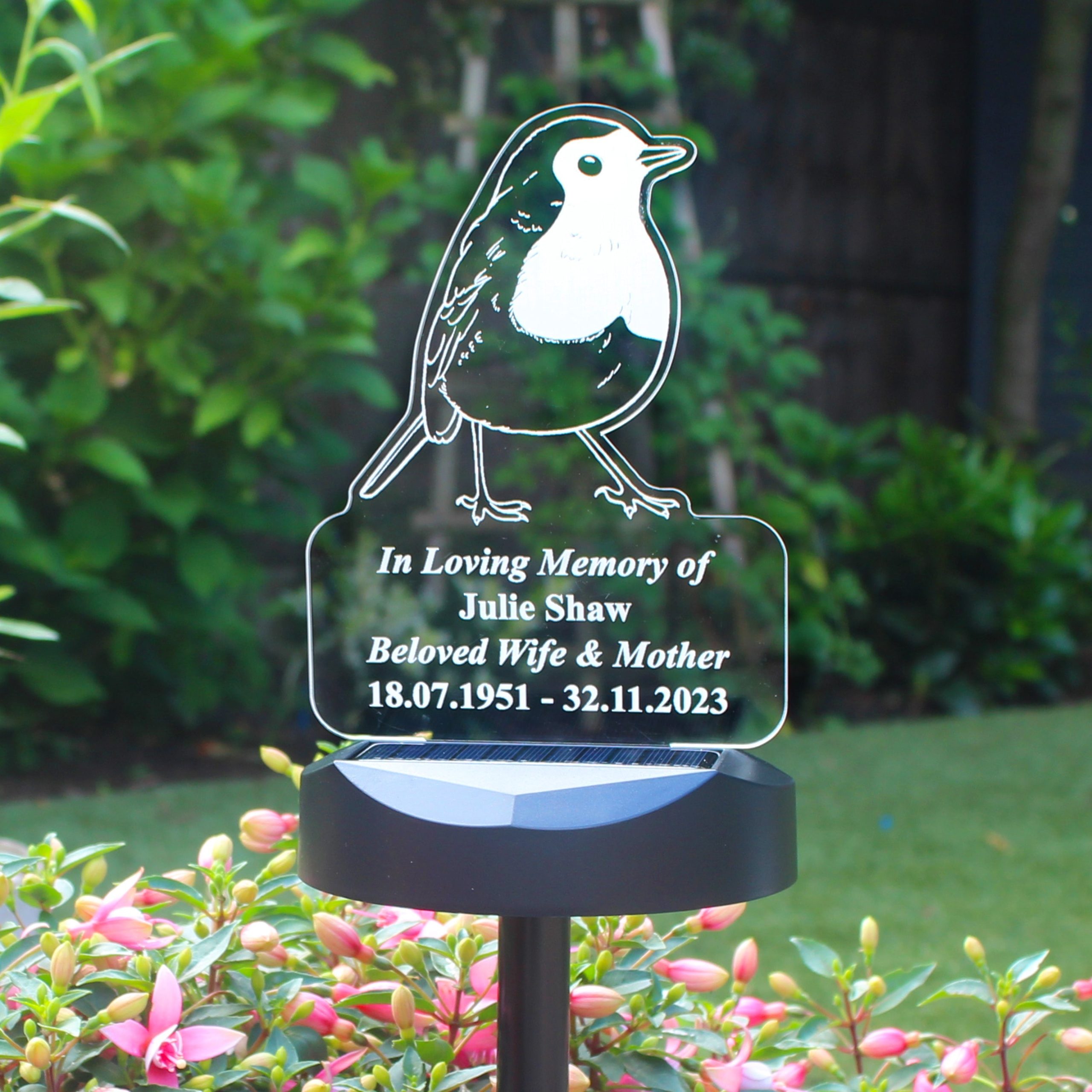 Personalised Robin Memorial Outdoor Solar Light: 1 - Solar Lights By Gift Moments