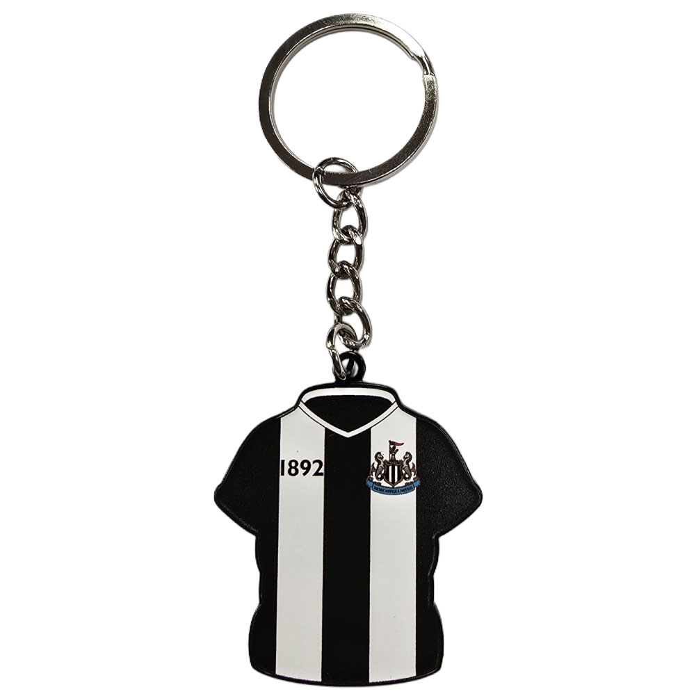 newcastle united fc home shirt keyring & badge set