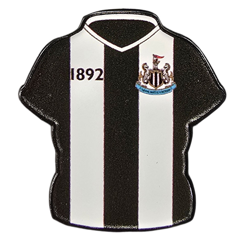 newcastle united fc home shirt keyring & badge set