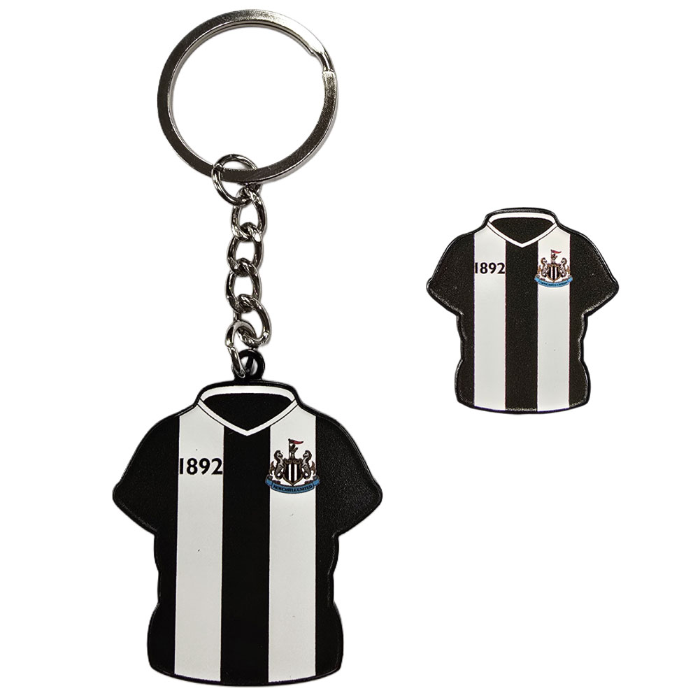 newcastle united fc home shirt keyring & badge set