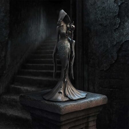 Femme Fatale Seer Figurine 20cm