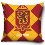 TM 07749 Harry Potter Gyffindor Velvet Feel Cushion